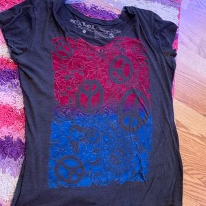 Peace sign short sleeve shirt